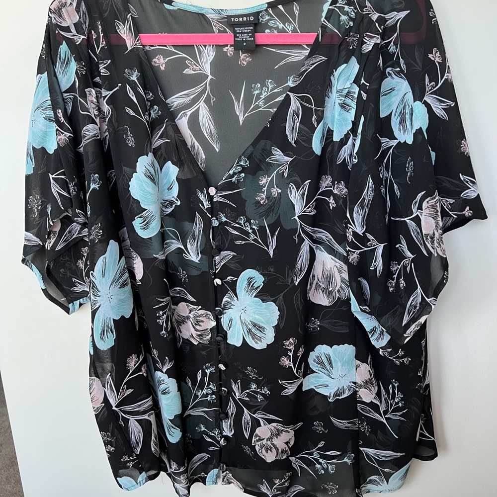 Short sleeve torrid top